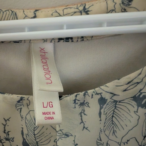 Cream and Blue Floral Dress - Picture 3 of 3